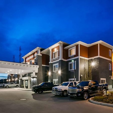 Best Western Plus Chestermere Hotel Exterior photo