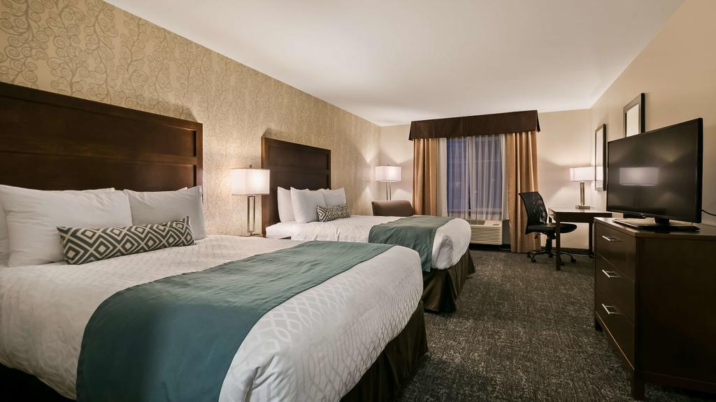 Best Western Plus Chestermere Hotel Exterior photo
